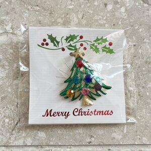 🌷2/$10🌷Christmas tree pin